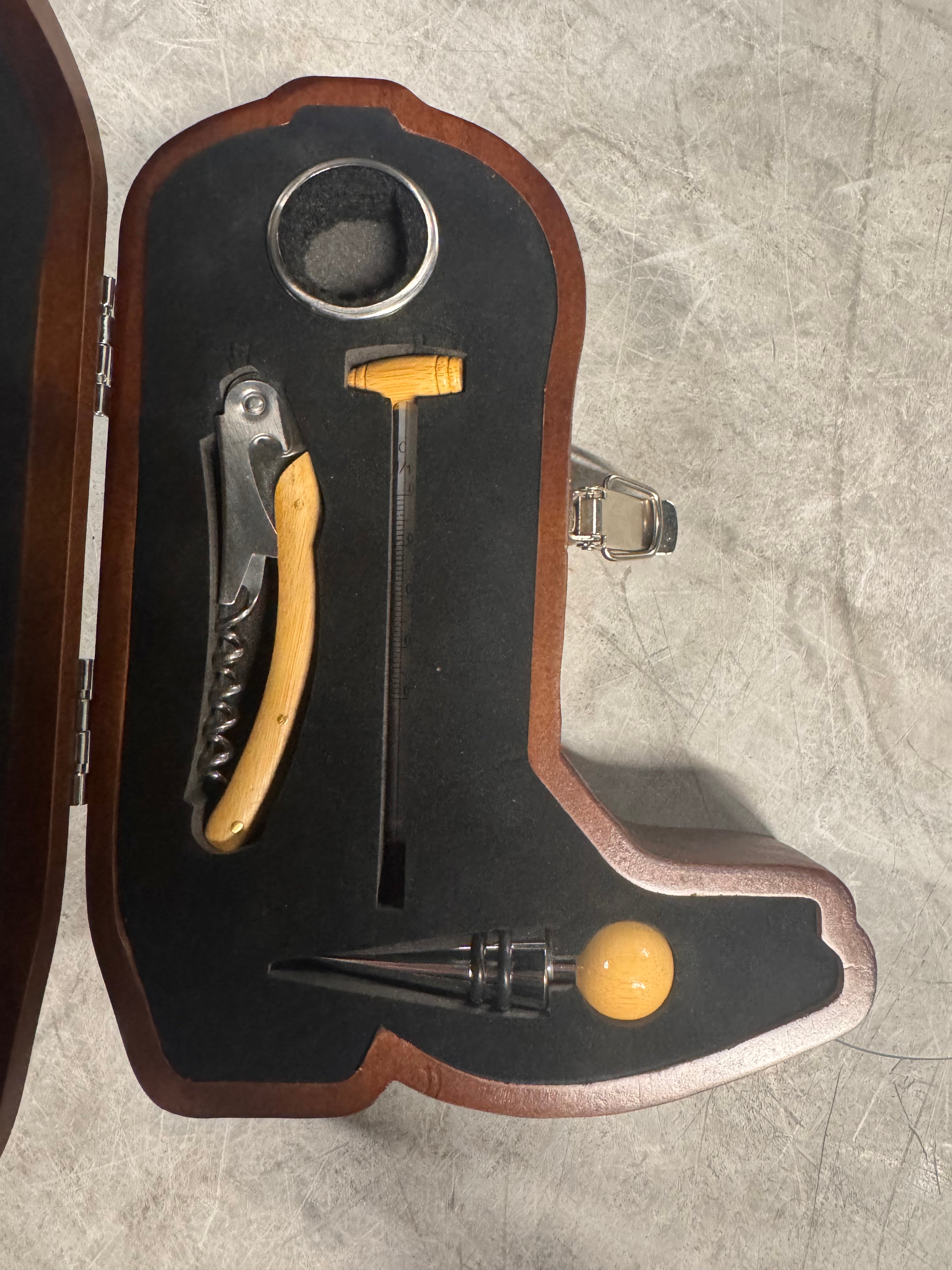 Cowboy Wine Kit